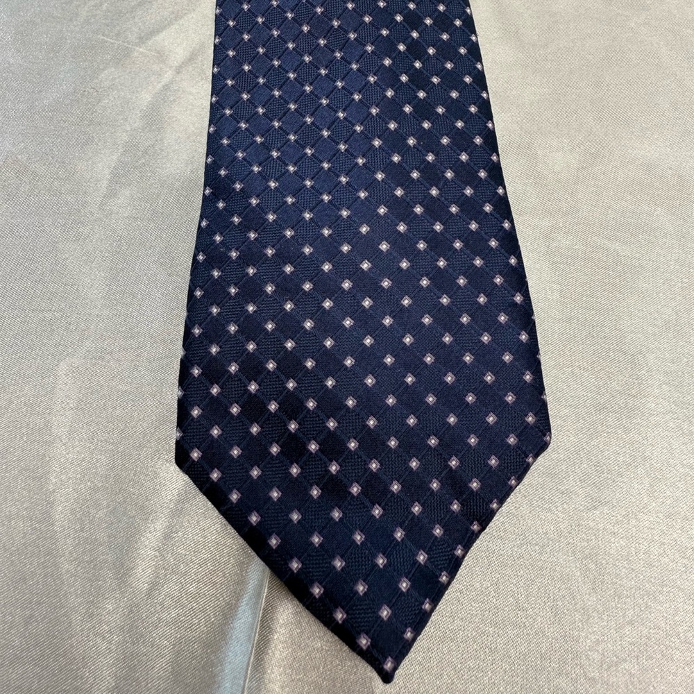 Club Room Men’s Navy and Purple Square Neck Tie